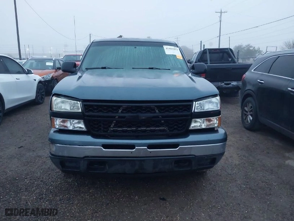 2007 Chevrolet Silverado 1500 Classic LS with VIN 2GCEC13V371115040, listed as a IAAI auction lot 41401852 with 288,433 mi miles. Bid and sale history available at carsss.com. Image 12.