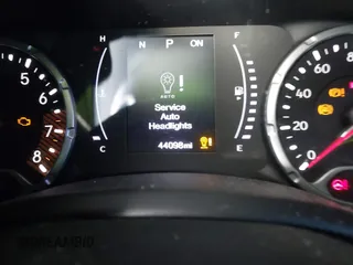 2020 Jeep Renegade Latitude with VIN ZACNJABB4LPL27228, listed as a IAAI auction lot 41271336 with 44,098 mi miles. Bid and sale history available at carsss.com. Image 15.