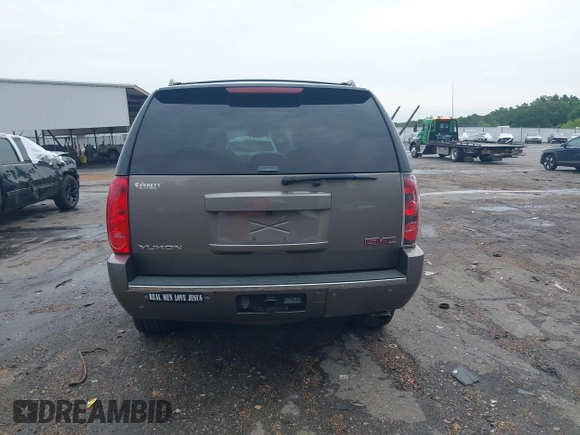 2013 GMC Yukon Denali z VIN 1GKS2EEF1DR364298, wystawiony jako IAAI lot #42184663 z przebiegiem 174 910 mil mil oraz . Historia ofert i sprzedaży dostępna na DreamBid. Obrazek 16.