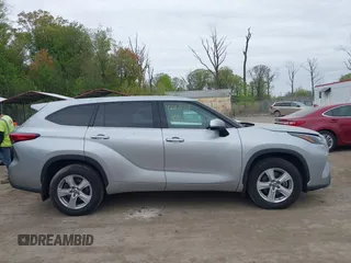 2021 Toyota Highlander L z VIN 5TDCZRBHXMS072546, wystawiony jako IAAI lot #42071752 z przebiegiem 47 233 mil mil oraz . Historia ofert i sprzedaży dostępna na DreamBid. Obrazek 13.