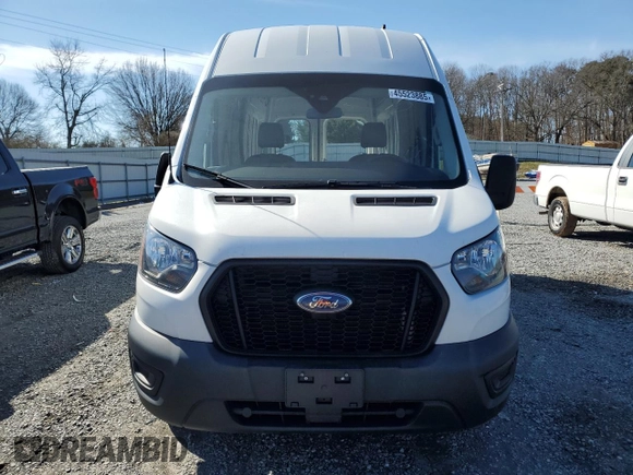 2021 Ford Transit Cargo with VIN 1FTBR1X81MKA31994, listed as a Copart auction lot 45523885 with 151,001 mi miles and Clean Title. Bid and sale history available at DreamBid. Image 5.