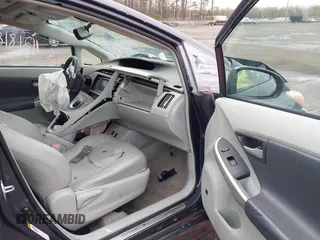 2010 Toyota Prius II with VIN JTDKN3DU7A0215286, listed as a IAAI auction lot 41959556 with Not Provided miles and . Bid and sale history available at DreamBid. Image 5.