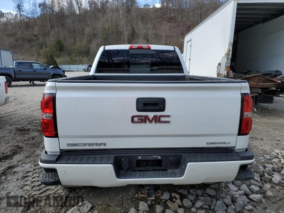2019 GMC Sierra 3500HD Denali z VIN 1GT42WEY4KF274833, wystawiony jako Copart lot #46794325 z przebiegiem Nie podano mil oraz Szkody całkowita. Historia ofert i sprzedaży dostępna na DreamBid. Obrazek 6.
