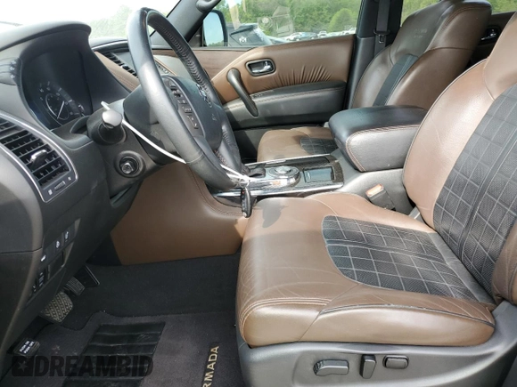 2018 Nissan Armada Platinum z VIN JN8AY2NF5J9332894, wystawiony jako Copart lot #52749905 z przebiegiem 128 352 mil mil oraz Szkoda całkowita • Salvage title. Historia ofert i sprzedaży dostępna na DreamBid. Obrazek 7.
