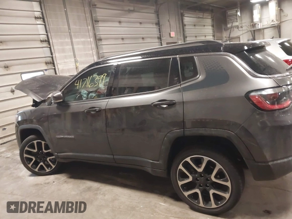 2018 Jeep Compass Limited with VIN 3C4NJDCB9JT245942, listed as a IAAI auction lot 41716399 with 67,587 mi miles. Bid and sale history available at carsss.com. Image 14.
