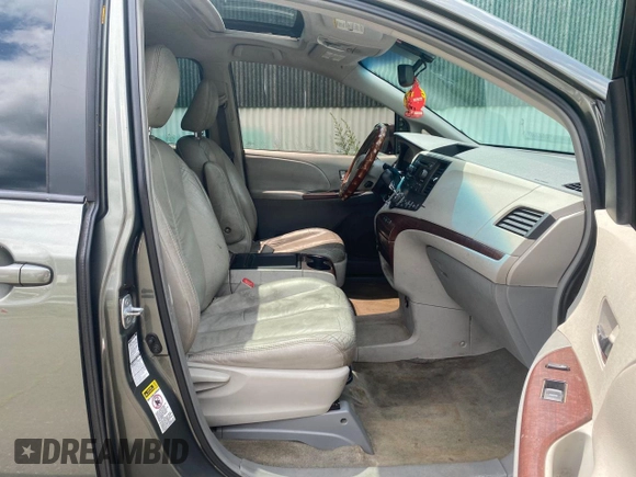 2011 Toyota Sienna XLE with VIN 5TDDK3DC3BS023855, listed as a Copart auction lot 65672825 with 280,540 mi miles and Clean title. Bid and sale history available at DreamBid. Image 5.