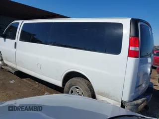 2019 Chevrolet Express Passenger LT с VIN 1GAZGPFG0K1282307, выставлен на аукционе IAAI как лот 41562519 с пробегом 175 934 миль миль и . История ставок и продаж доступна на DreamBid. Изображение 3.