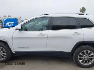 2020 Jeep Cherokee Latitude Plus with VIN 1C4PJLLB8LD601289, listed as a IAAI auction lot 42725984 with 121,533 mi miles and . Bid and sale history available at DreamBid. Image 15.