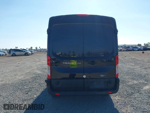2017 Ford Transit z VIN 1FTYR2CM6HKB48706, wystawiony jako IAAI lot #42528900 z przebiegiem 110 363 mil mil oraz . Historia ofert i sprzedaży dostępna na DreamBid. Obrazek 16.