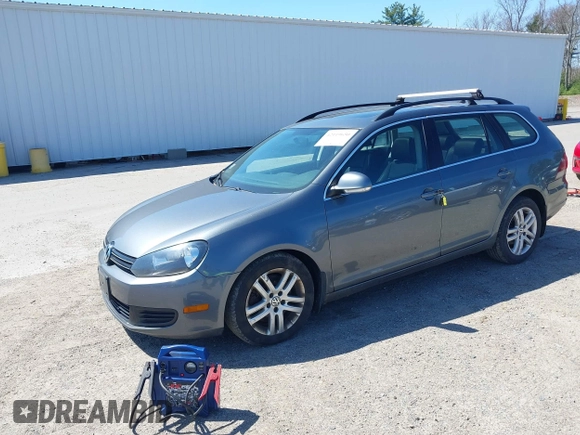 2010 Volkswagen Jetta SportWagen TDI with VIN 3VWTL7AJ7AM704602, listed as a IAAI auction lot 42119650 with 185,761 mi miles. Bid and sale history available at carsss.com. Image 2.