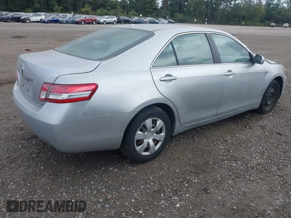 2011 Toyota Camry LE z VIN 4T1BF3EK5BU153063, wystawiony jako IAAI lot #40416479 z przebiegiem 192 289 mil mil oraz . Historia ofert i sprzedaży dostępna na DreamBid. Obrazek 4.