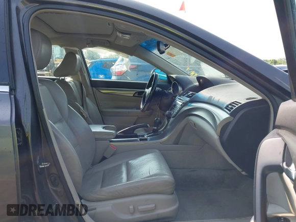 2010 Acura TL Technology z VIN 19UUA8F57AA011946, wystawiony jako IAAI lot #42398799 z przebiegiem 181 476 mil mil oraz . Historia ofert i sprzedaży dostępna na DreamBid. Obrazek 5.