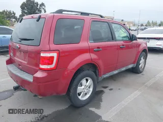 2011 Ford Escape XLT с VIN 1FMCU9D73BKC07742, выставлен на аукционе IAAI как лот 42101527 с пробегом 176 073 миль миль и . История ставок и продаж доступна на DreamBid. Изображение 4.