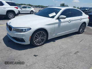 2018 BMW 5 Series 540i с VIN WBAJE5C5XJWA96101, выставлен на аукционе IAAI как лот 42268201 с пробегом 111 626 миль миль и . История ставок и продаж доступна на DreamBid. Изображение 2.