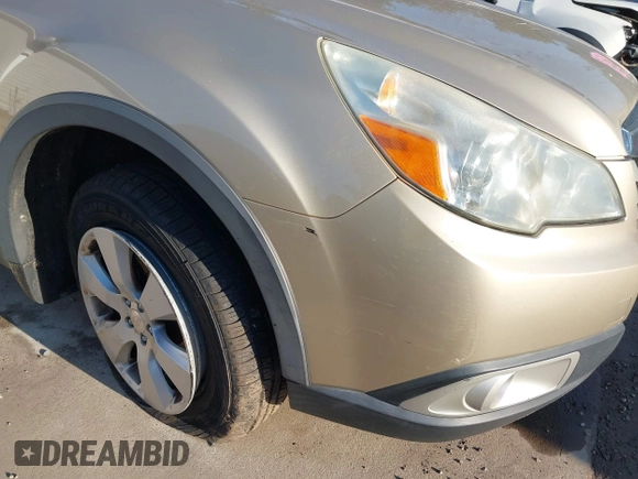 2010 Subaru Outback Premium All-Weather Anniversary z VIN 4S4BRBCC9A3345149, wystawiony jako IAAI lot #41762315 z przebiegiem 155 418 mil mil oraz . Historia ofert i sprzedaży dostępna na DreamBid. Obrazek 18.