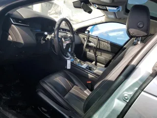 2019 Land Rover Range Rover Velar S with VIN SALYB2EXXKA234232, listed as a Copart auction lot 43691524 with 70,862 mi miles. Bid and sale history available at carsss.com. Image 7.