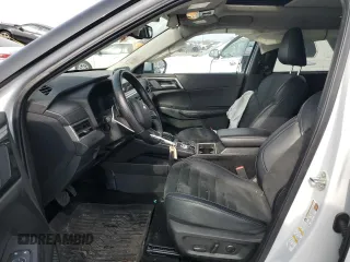 2024 Mitsubishi Outlander SE z VIN JA4J4VA88RZ020090, wystawiony jako Copart lot #45466615 z przebiegiem 41 644 mil mil oraz Szkoda całkowita • Salvage title. Historia ofert i sprzedaży dostępna na DreamBid. Obrazek 7.
