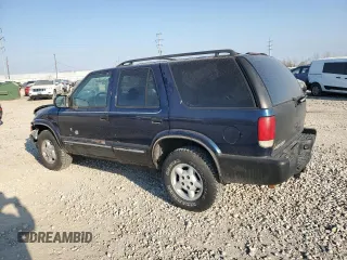 2000 Chevrolet Blazer LT z VIN 1GNDT13W9Y2135306, wystawiony jako Copart lot #47902155 z przebiegiem 152 008 mil mil oraz Szkoda całkowita • Salvage title. Historia ofert i sprzedaży dostępna na DreamBid. Obrazek 2.