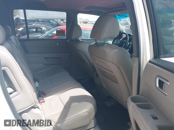 2011 Honda Pilot EX-L with VIN 5FNYF4H58BB085635, listed as a IAAI auction lot 42114205 with 218,399 mi miles. Bid and sale history available at carsss.com. Image 8.