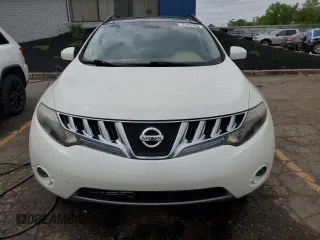 2010 Nissan Murano SL z VIN JN8AZ1MW2AW130010, wystawiony jako Copart lot #57495505 z przebiegiem 74 017 mil mil oraz Czysty tytuł • Clean title. Historia ofert i sprzedaży dostępna na DreamBid. Obrazek 5.