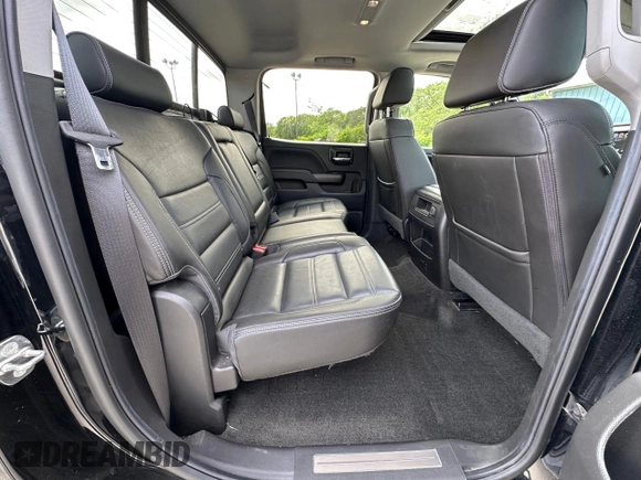 2018 GMC Sierra 1500 Denali z VIN 3GTU2PEJXJG171695, wystawiony jako Copart lot #59631005 z przebiegiem 226 029 mil mil oraz Czysty tytuł • Clean title. Historia ofert i sprzedaży dostępna na DreamBid. Obrazek 6.