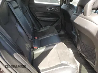 2018 Volvo XC60 R-Design z VIN YV4A22RM8J1000966, wystawiony jako Copart lot #56019245 z przebiegiem 69 195 mil mil oraz Szkoda całkowita • Salvage title. Historia ofert i sprzedaży dostępna na DreamBid. Obrazek 11.
