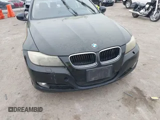 2011 BMW 3 Series 328i xDrive with VIN WBAPK7C55BA818598, listed as a IAAI auction lot 41968173 with 165,683 mi miles. Bid and sale history available at carsss.com. Image 6.