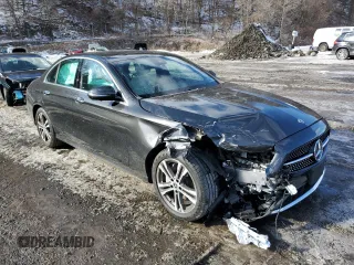 2022 Mercedes-Benz E 350 z VIN W1KZF8EB7NB038941, wystawiony jako Copart lot #45386235 z przebiegiem 13 318 mil mil oraz Szkoda całkowita • Salvage title. Historia ofert i sprzedaży dostępna na DreamBid. Obrazek 4.
