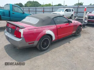 2007 Ford Mustang Deluxe с VIN 1ZVFT84N675212224, выставлен на аукционе IAAI как лот 42410643 с пробегом Не указан миль и . История ставок и продаж доступна на DreamBid. Изображение 4.