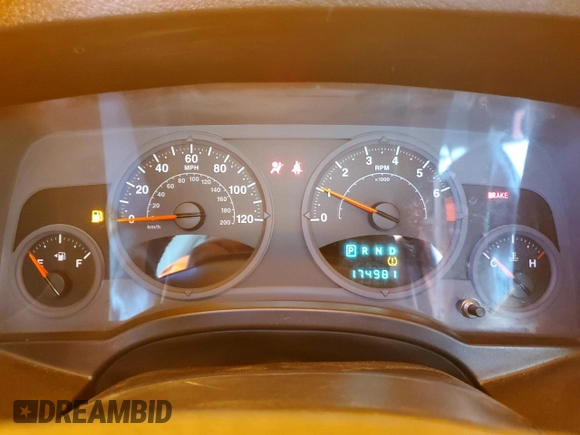2008 Jeep Patriot Sport with VIN 1J8FT28068D589070, listed as a Copart auction lot 41393735 with 174,981 mi miles and Salvage title. Bid and sale history available at DreamBid. Image 9.