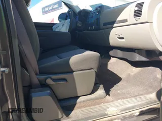 2010 Chevrolet Silverado 1500 LS with VIN 1GCSKREA5AZ201544, listed as a IAAI auction lot 40973633 with 361,037 mi miles and . Bid and sale history available at DreamBid. Image 5.