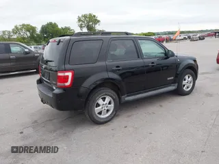 2008 Ford Escape XLT z VIN 1FMCU93108KC93467, wystawiony jako IAAI lot #42747517 z przebiegiem 201 873 mil mil oraz . Historia ofert i sprzedaży dostępna na DreamBid. Obrazek 4.
