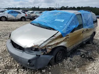 2003 Toyota Sienna CE with VIN 4T3ZF19C03U555684, listed as a Copart auction lot 60323904 with 204,368 mi miles and Salvage Title. Bid and sale history available at carsss.com. Image 1.
