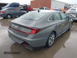 2020 Hyundai Sonata SEL z VIN 5NPEL4JA9LH035459, wystawiony jako IAAI lot #42200766 z przebiegiem 34 027 mil mil oraz . Historia ofert i sprzedaży dostępna na DreamBid. Obrazek 4.
