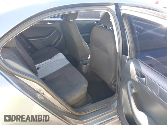 2013 Volkswagen Jetta S с VIN 3VW2K7AJ2DM379876, выставлен на аукционе IAAI как лот 42302215 с пробегом 157 477 миль миль и . История ставок и продаж доступна на DreamBid. Изображение 8.