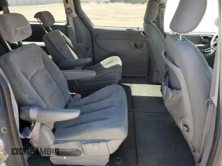 2005 Chrysler Town & Country LX z VIN 2C4GP44R65R210853, wystawiony jako Copart lot #56538065 z przebiegiem 149 841 mil mil oraz Czysty tytuł • Clean title. Historia ofert i sprzedaży dostępna na DreamBid. Obrazek 11.