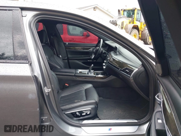 2016 BMW 7 Series 750i xDrive with VIN WBA7F2C53GG417997, listed as a IAAI auction lot 41926307 with 92,734 mi miles. Bid and sale history available at carsss.com. Image 5.