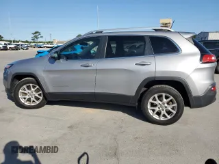 2018 Jeep Cherokee Latitude Plus with VIN 1C4PJLLBXJD538662, listed as a Copart auction lot 55590635 with 83,546 mi miles and Salvage title. Bid and sale history available at DreamBid. Image 2.