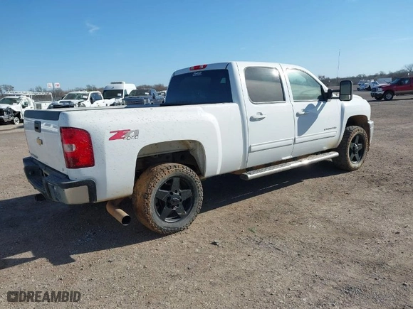 2011 Chevrolet Silverado 2500HD LTZ with VIN 1GC1KYC89BF171456, listed as a IAAI auction lot 41782109 with 1 mi miles. Bid and sale history available at carsss.com. Image 4.