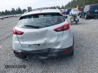 2017 Mazda CX-3 Grand Touring z VIN JM1DKFD70H0159621, wystawiony jako IAAI lot #42331482 z przebiegiem 55 166 mil mil oraz . Historia ofert i sprzedaży dostępna na DreamBid. Obrazek 16.