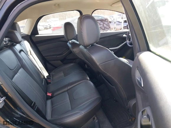 2014 Ford Focus SE with VIN 1FADP3K2XEL152070, listed as a IAAI auction lot 41675812 with 58,943 mi miles. Bid and sale history available at carsss.com. Image 8.