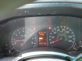 2017 Nissan NV Cargo SV z VIN 1N6AF0LY5HN804102, wystawiony jako IAAI lot #41942049 z przebiegiem 116 323 mil mil oraz . Historia ofert i sprzedaży dostępna na DreamBid. Obrazek 15.