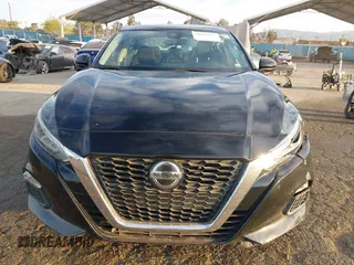 2021 Nissan Altima 2.5 SV with VIN 1N4BL4DV2MN345638, listed as a IAAI auction lot 41841954 with 108,733 mi miles. Bid and sale history available at carsss.com. Image 12.