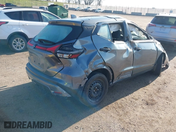 2022 Nissan Kicks S z VIN 3N1CP5BV2NL498598, wystawiony jako IAAI lot #42085165 z przebiegiem 49 872 mil mil oraz . Historia ofert i sprzedaży dostępna na DreamBid. Obrazek 4.