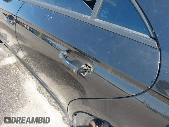 2007 Mercedes-Benz CLS 550 with VIN WDDDJ72X17A113712, listed as a IAAI auction lot 42068587 with 177,134 mi miles and . Bid and sale history available at DreamBid. Image 13.