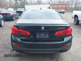 2020 BMW 5 Series M550i xDrive z VIN WBAJS7C09LCD45078, wystawiony jako IAAI lot #41850274 z przebiegiem 75 613 mil mil oraz . Historia ofert i sprzedaży dostępna na DreamBid. Obrazek 16.