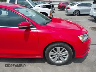 2015 Volkswagen Jetta SE with VIN 3VWD07AJ3FM275737, listed as a IAAI auction lot 42098894 with 131,716 mi miles and . Bid and sale history available at DreamBid. Image 20.