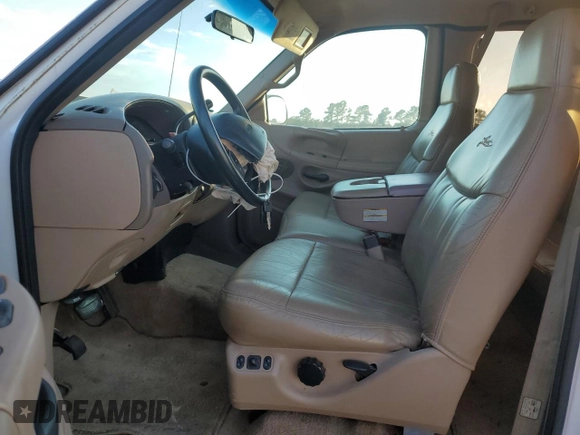 1997 Ford F-150 XL z VIN 1FTEX17L6VNC64972, wystawiony jako Copart lot #44467905 z przebiegiem 163 982 mil mil oraz Szkoda całkowita • Salvage title. Historia ofert i sprzedaży dostępna na DreamBid. Obrazek 7.