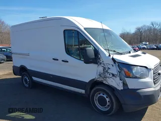 2019 Ford Transit z VIN 1FTYR1CM6KKB81786, wystawiony jako IAAI lot #41638685 z przebiegiem 87 476 mil mil oraz . Historia ofert i sprzedaży dostępna na DreamBid. Obrazek 18.