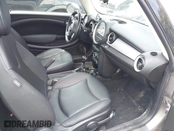 2013 MINI Hardtop with VIN WMWSU3C58DT681631, listed as a IAAI auction lot 42130063 with 177,182 mi miles and . Bid and sale history available at DreamBid. Image 5.